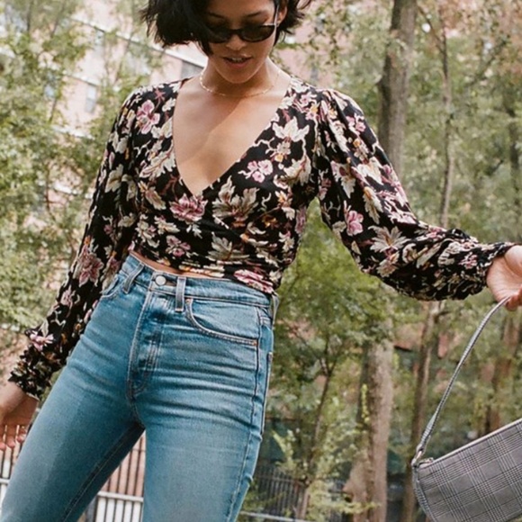 Victoria Crepe Wrap Floral Tie Boho Hipster Hippie Art Deco Farm Hip Peasant Top - Picture 1 of 4